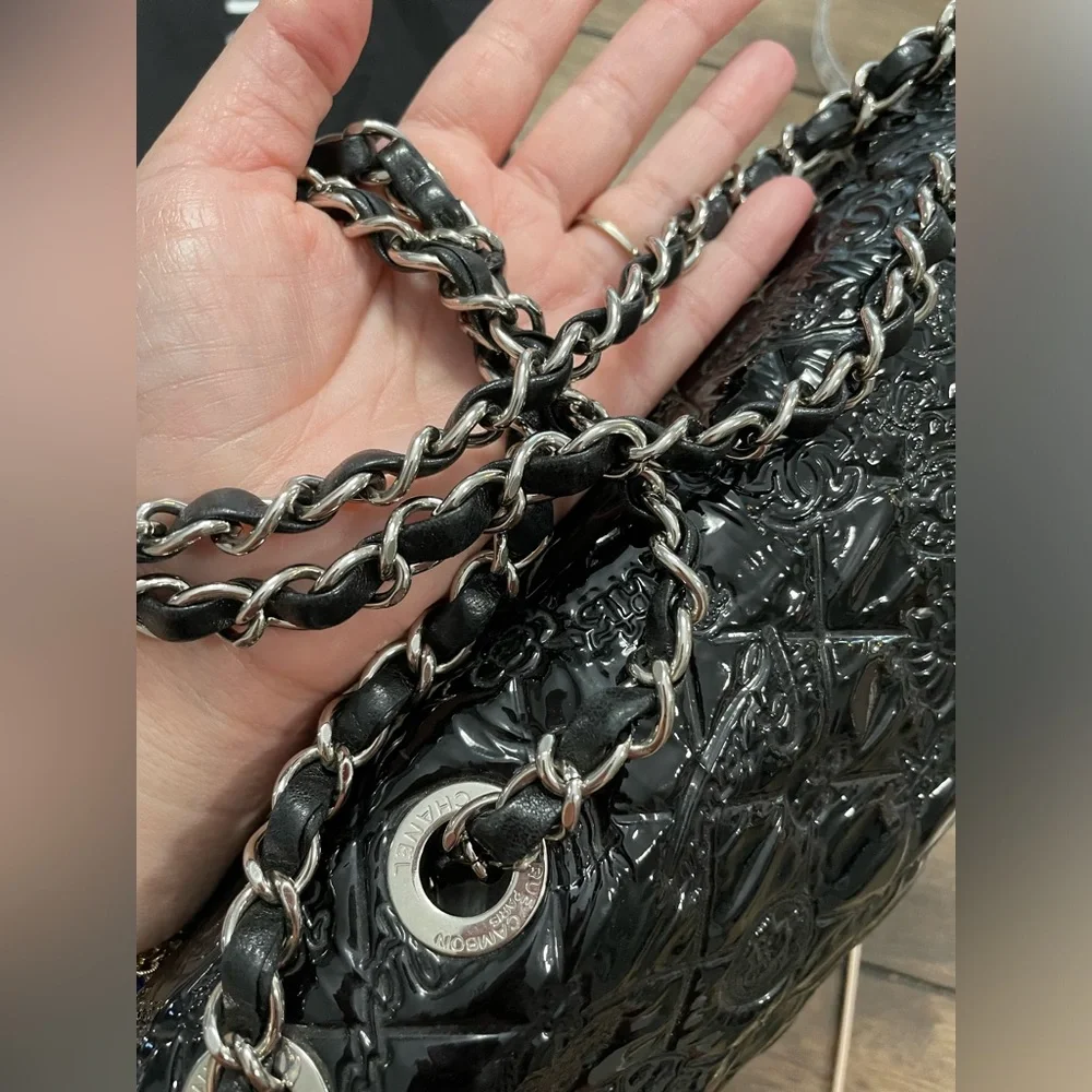 CHANEL Lucky Symbols Flap Bag - Picture 13 of 16